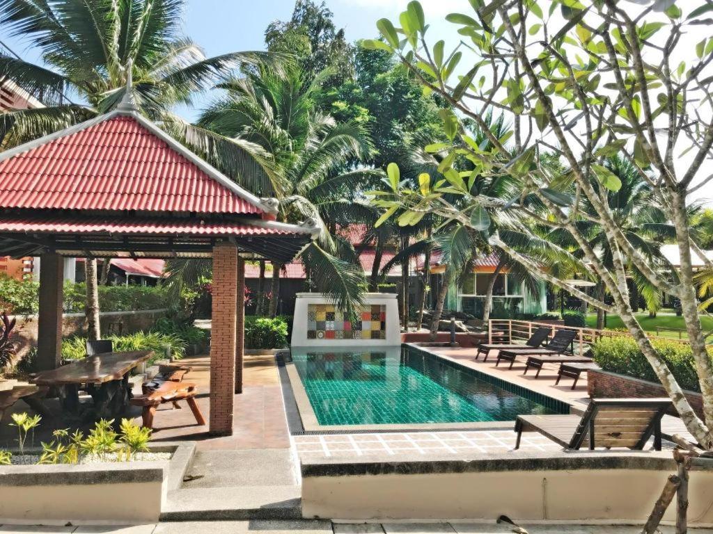 Royal Lee Resort And Spa Nai Yang Beach Extérieur photo