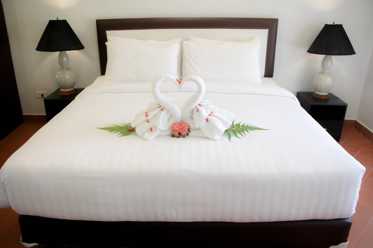 Royal Lee Resort And Spa Nai Yang Beach Extérieur photo